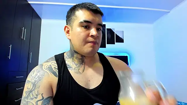 Snapshot of thiago__cp01 chatting on 09/25/25, 06:17 thiago cp01 online show from 09/25/25, 06:17