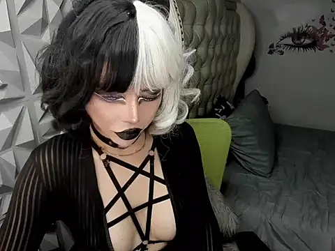 janecomander online show from 06/12/26, 02:10