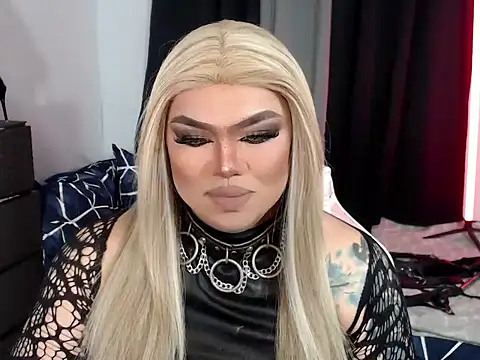 Snapshot of michellevixen922 chatting on 10/30/25, 04:41 michellevixen922 online show from 10/30/25, 04:41