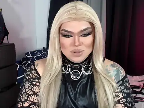 Snapshot of michellevixen922 chatting on 11/02/25, 12:13 michellevixen922 online show from 11/02/25, 12:13