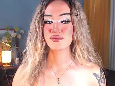 Snapshot of AleinaCroft chatting on 11/13/25, 01:48 AleinaCroft online show from 11/13/25, 01:48