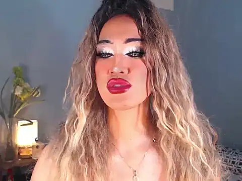 Snapshot of AleinaCroft chatting on 12/05/25, 02:42 AleinaCroft online show from 12/05/25, 02:42