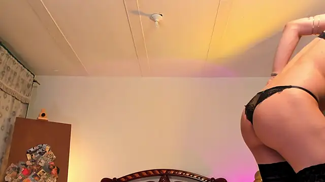 nonbinaryangel online show from 05/21/26, 02:18