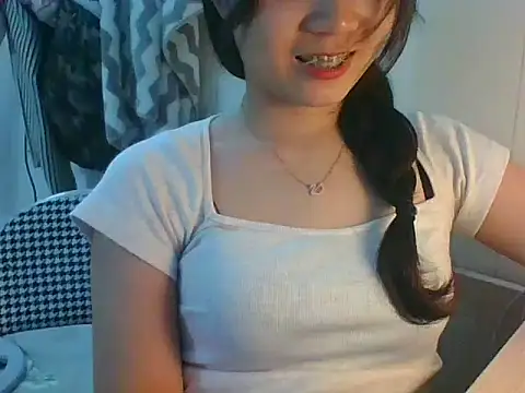 Snapshot of Linzly chatting on 09/10/25, 03:06 Linzly online show from 09/10/25, 03:06