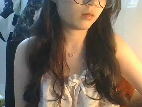 Snapshot of Linzly chatting on 09/21/25, 09:00 Linzly online show from 09/21/25, 09:00