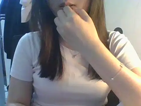 Snapshot of Linzly chatting on 11/16/25, 04:56 Linzly online show from 11/16/25, 04:56