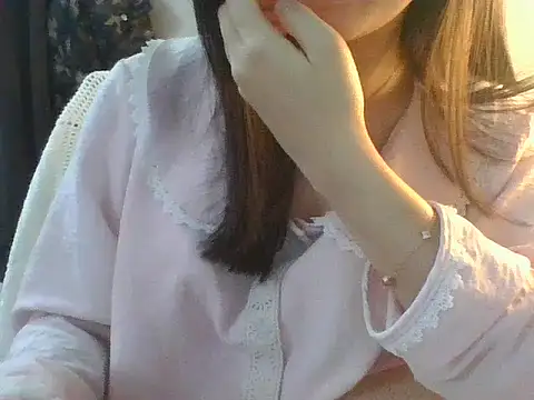 Snapshot of Linzly chatting on 12/23/25, 02:53 Linzly online show from 12/23/25, 02:53