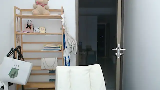 Mimi-cnbaby online show from 04/25/26, 12:19