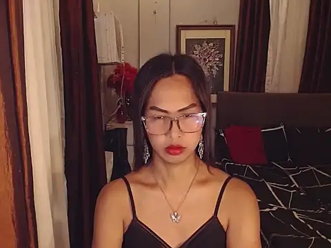Nathalieheartt online show from 06/18/26, 02:56