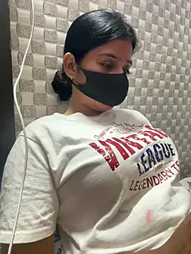 Snapshot of Hot_Jaanvi_ chatting on 05/21/26, 04:47 Hot Jaanvi online show from 05/21/26, 04:47