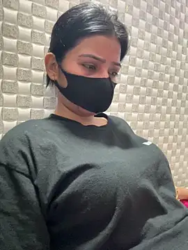 Snapshot of Hot_Jaanvi_ chatting on 06/12/26, 04:33 Hot Jaanvi online show from 06/12/26, 04:33