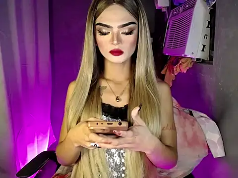 Snapshot of lexie_malingera chatting on 02/28/26, 01:12 lexie malingera online show from 02/28/26, 01:12