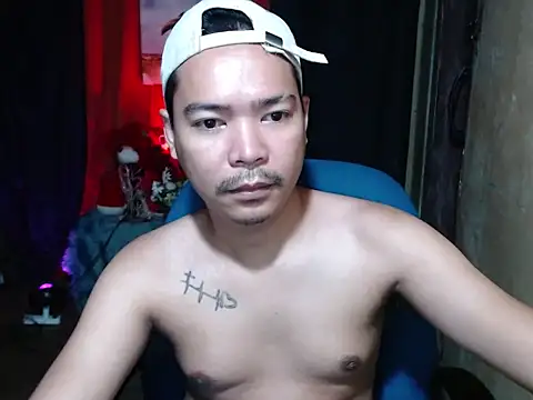 Snapshot of MANIACasianX chatting on 04/17/26, 04:43 MANIACasianX online show from 04/17/26, 04:43
