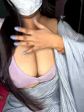 Snapshot of prisha944 chatting on 09/15/25, 03:06 prisha944 online show from 09/15/25, 03:06