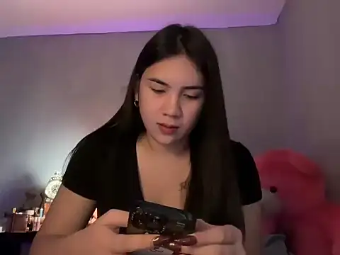 Snapshot of wild_flowerx chatting on 05/04/26, 04:14 wild flowerx online show from 05/04/26, 04:14