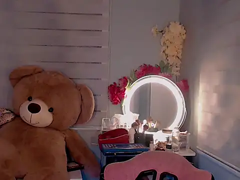 Snapshot of KathRouge chatting on 10/08/25, 01:20 KathRouge online show from 10/08/25, 01:20