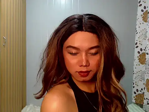 Snapshot of KathRouge chatting on 02/04/26, 12:44 KathRouge online show from 02/04/26, 12:44