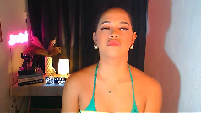 Lorainnelustts online show from 12/04/25, 02:04