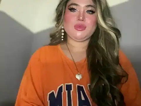 Snapshot of Naughtyrosecum chatting on 10/08/25, 03:20 Naughtyrosecum online show from 10/08/25, 03:20