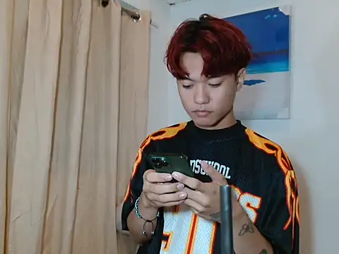 Snapshot of ur_little_secret chatting on 10/13/25, 02:39 ur little secret online show from 10/13/25, 02:39