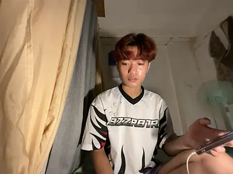 ur little secret online show from 11/25/25, 02:17