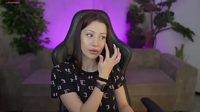 Selena Glow online show from 10/06/25, 06:38