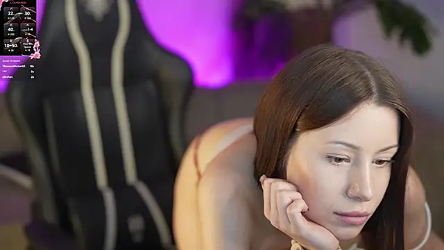 Selena Glow online show from 10/21/25, 10:21