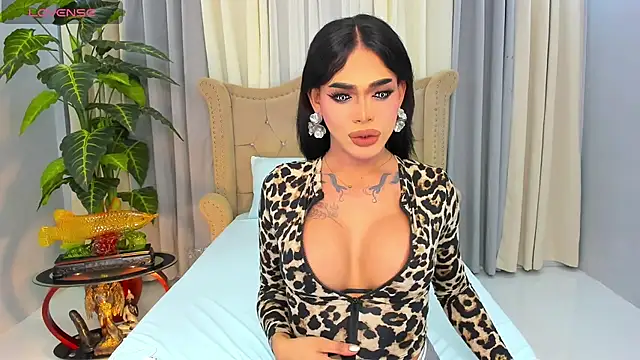 Snapshot of MochaliciousTransOnTop chatting on 03/31/26, 04:51 MochaliciousTransOnTop online show from 03/31/26, 04:51