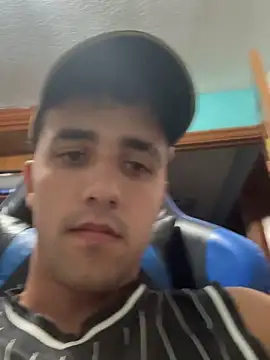 Snapshot of aavrdvh33 chatting on 10/12/25, 06:07 aavrdvh33 online show from 10/12/25, 06:07