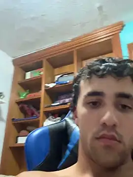 aavrdvh33 online show from 10/21/25, 09:37