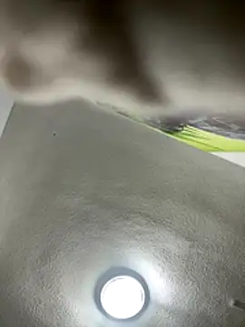 Snapshot of aavrdvh33 chatting on 11/06/25, 09:05 aavrdvh33 online show from 11/06/25, 09:05