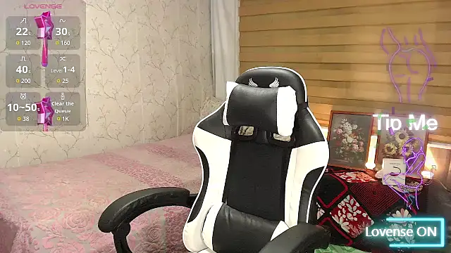 TssluttyNikka online show from 11/19/25, 09:48