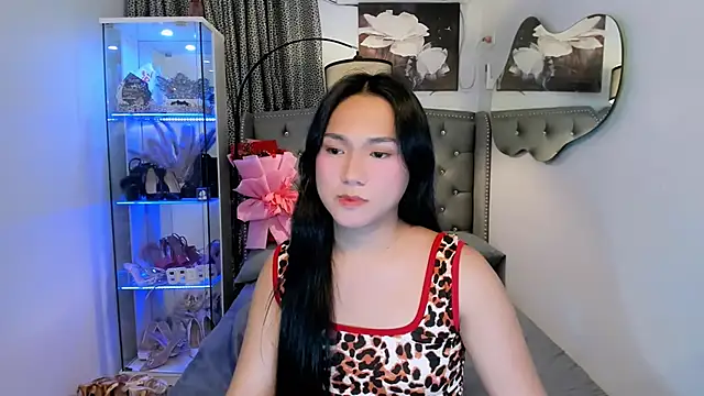 Snapshot of bigcockvenice chatting on 11/21/25, 02:16 bigcockvenice online show from 11/21/25, 02:16