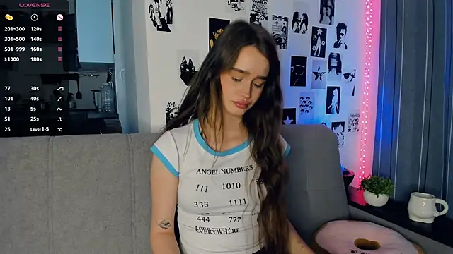 Snapshot of lovelyalivia chatting on 11/01/25, 09:55 lovelyalivia online show from 11/01/25, 09:55