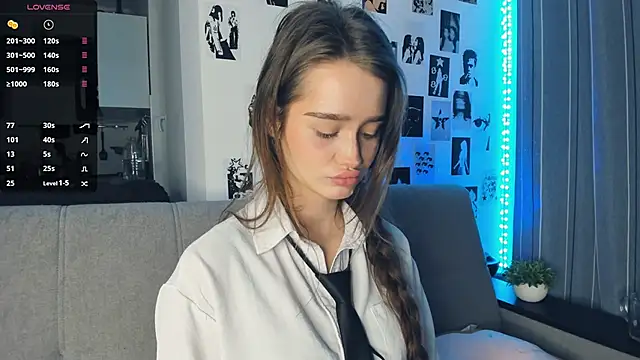 Snapshot of lovelyalivia chatting on 11/12/25, 09:32 lovelyalivia online show from 11/12/25, 09:32