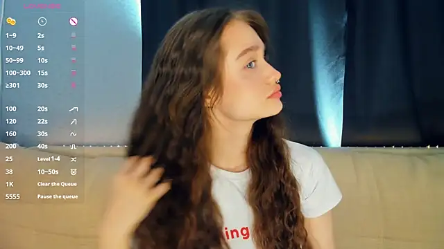 Snapshot of lovelyalivia chatting on 04/01/26, 08:15 lovelyalivia online show from 04/01/26, 08:15