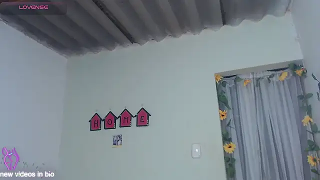 Angie Lee01 online show from 10/20/25, 12:49