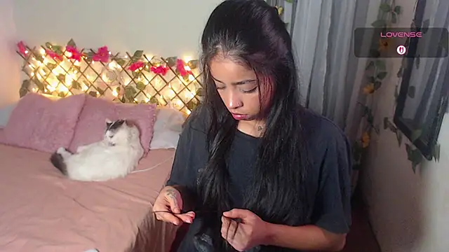 Angie Lee01 online show from 11/25/25, 05:07