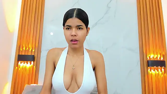 IsabellaMonet online show from 12/20/25, 11:06