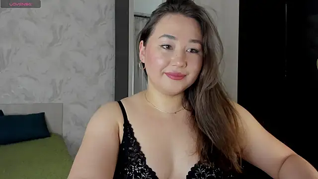 Snapshot of emilia_mur chatting on 06/16/26, 08:22 emilia mur online show from 06/16/26, 08:22