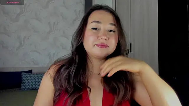 Snapshot of emilia_mur chatting on 06/19/26, 11:52 emilia mur online show from 06/19/26, 11:52