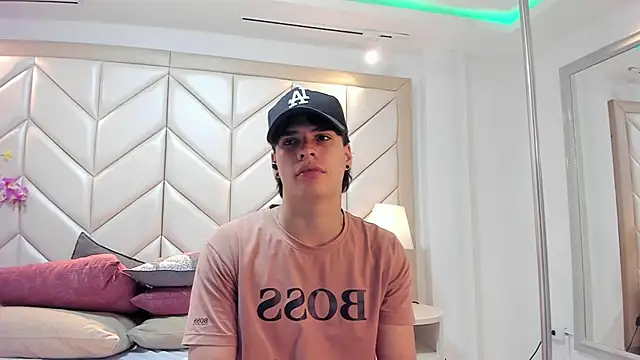 BenitoSaenz online show from 10/14/25, 03:51