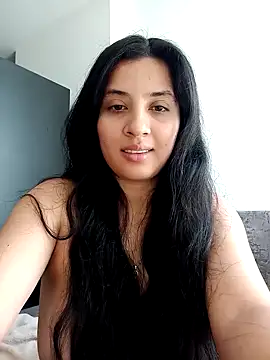 VALENTINA ROUSE  online show from 11/14/25, 03:00