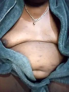 Snapshot of OnlyMoneyIwanT chatting on 02/01/26, 01:15 OnlyMoneyIwanT online show from 02/01/26, 01:15