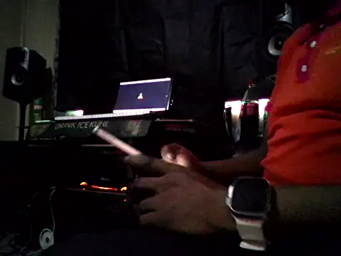 Snapshot of OnlyMoneyIwanT chatting on 02/22/26, 10:47 OnlyMoneyIwanT online show from 02/22/26, 10:47