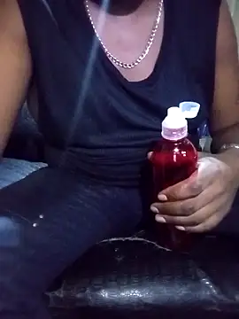 Snapshot of OnlyMoneyIwanT chatting on 02/25/26, 01:43 OnlyMoneyIwanT online show from 02/25/26, 01:43