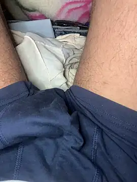 Snapshot of Aq2006 chatting on 02/16/26, 02:35 Aq2006 online show from 02/16/26, 02:35