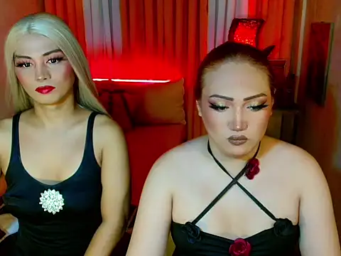 Snapshot of LillyLoveYou chatting on 07/17/26, 02:24 LillyLoveYou online show from 07/17/26, 02:24