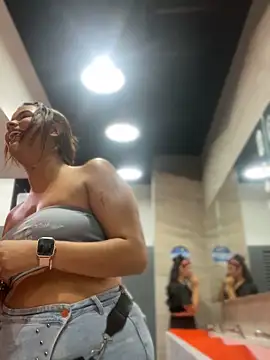 Snapshot of Kaily_Sweet16 chatting on 09/12/25, 03:12 Kaily Sweet16 online show from 09/12/25, 03:12