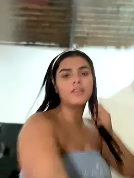 Snapshot of Kaily_Sweet16 chatting on 10/12/25, 04:06 Kaily Sweet16 online show from 10/12/25, 04:06